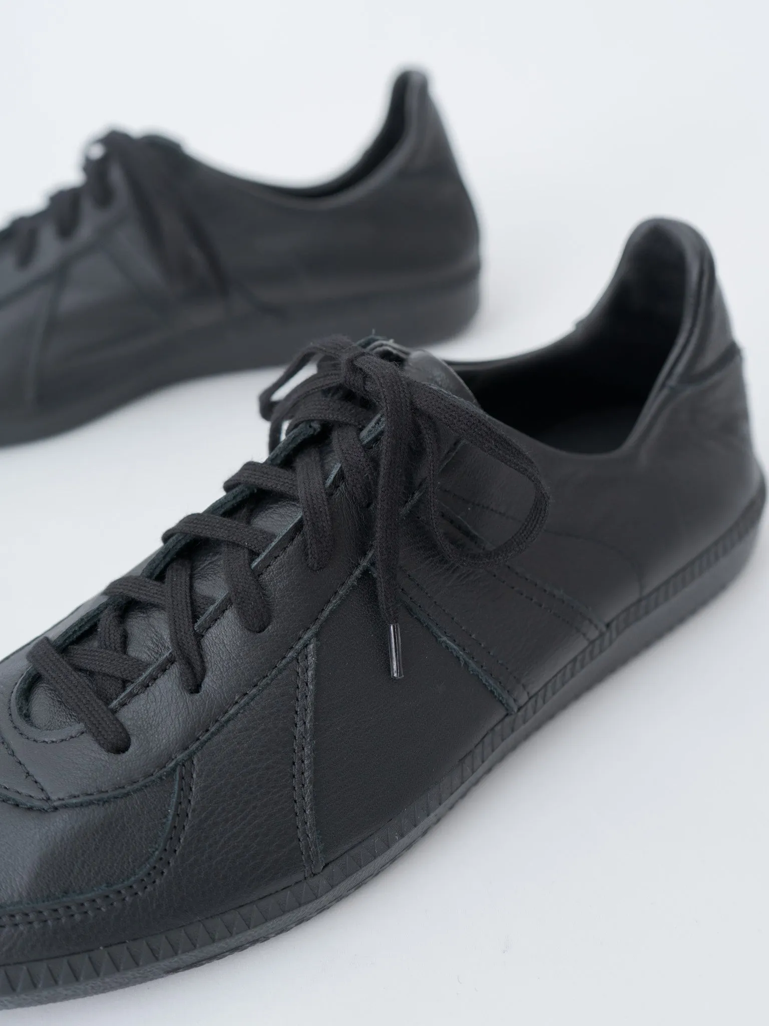 Unlined KS x Reproduction of Found Trainer - Black sold by Namu Shop product image thumbnail 2
