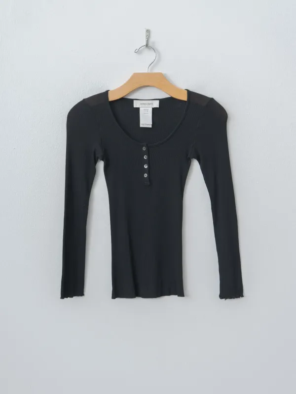 Henry Tee - Black made by Sayaka Davis
