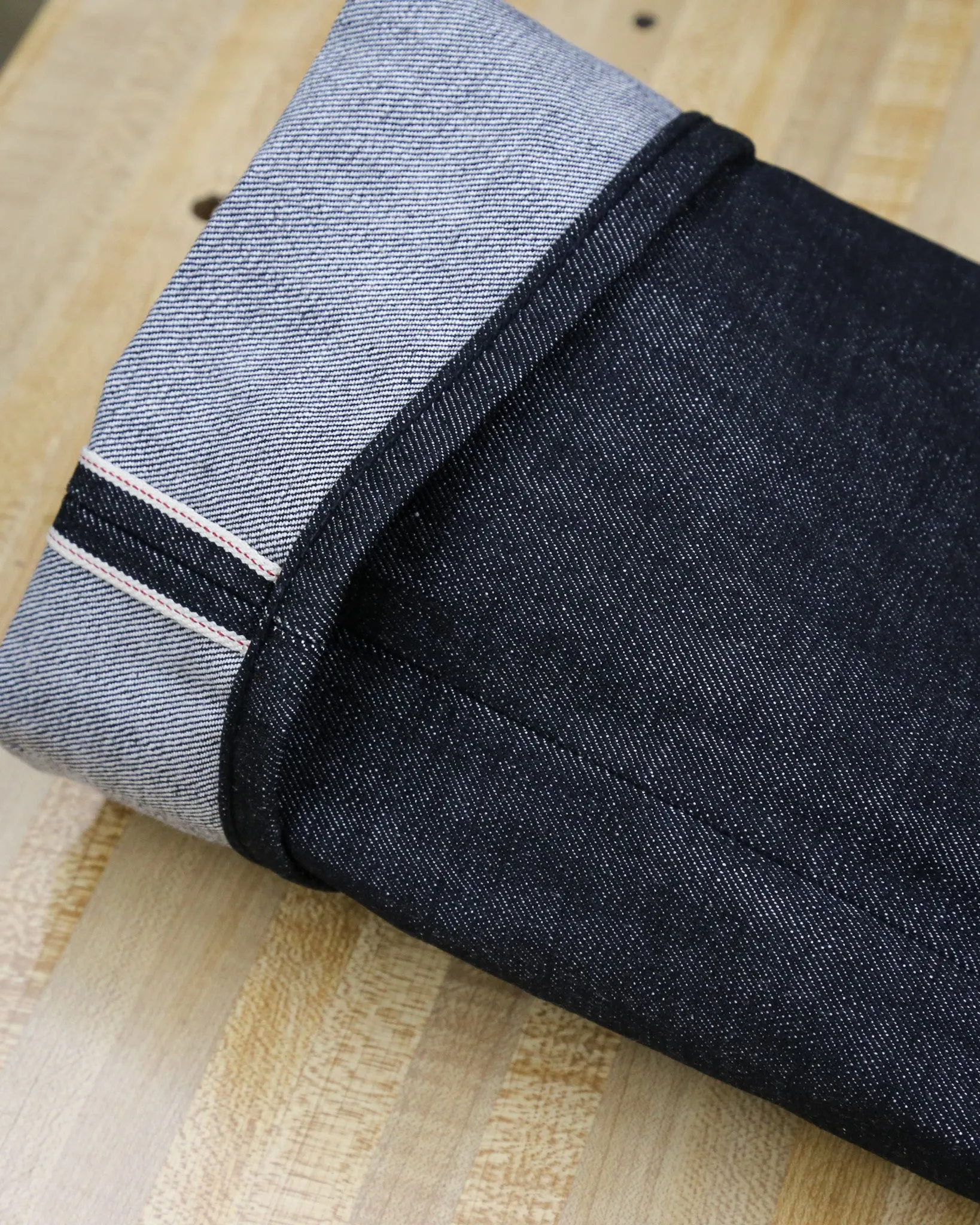 Type 2 X129 15.5 Oz Black Warp White Weft Red Line Selvedge sold by Railcar product image thumbnail 4