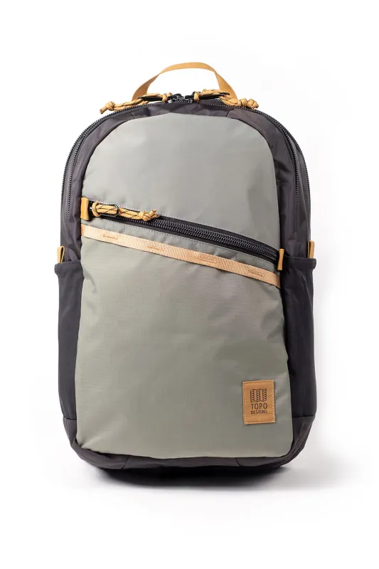 COMMUTER BACKPACK Beetle/Khaki made by TOPO DESIGNS