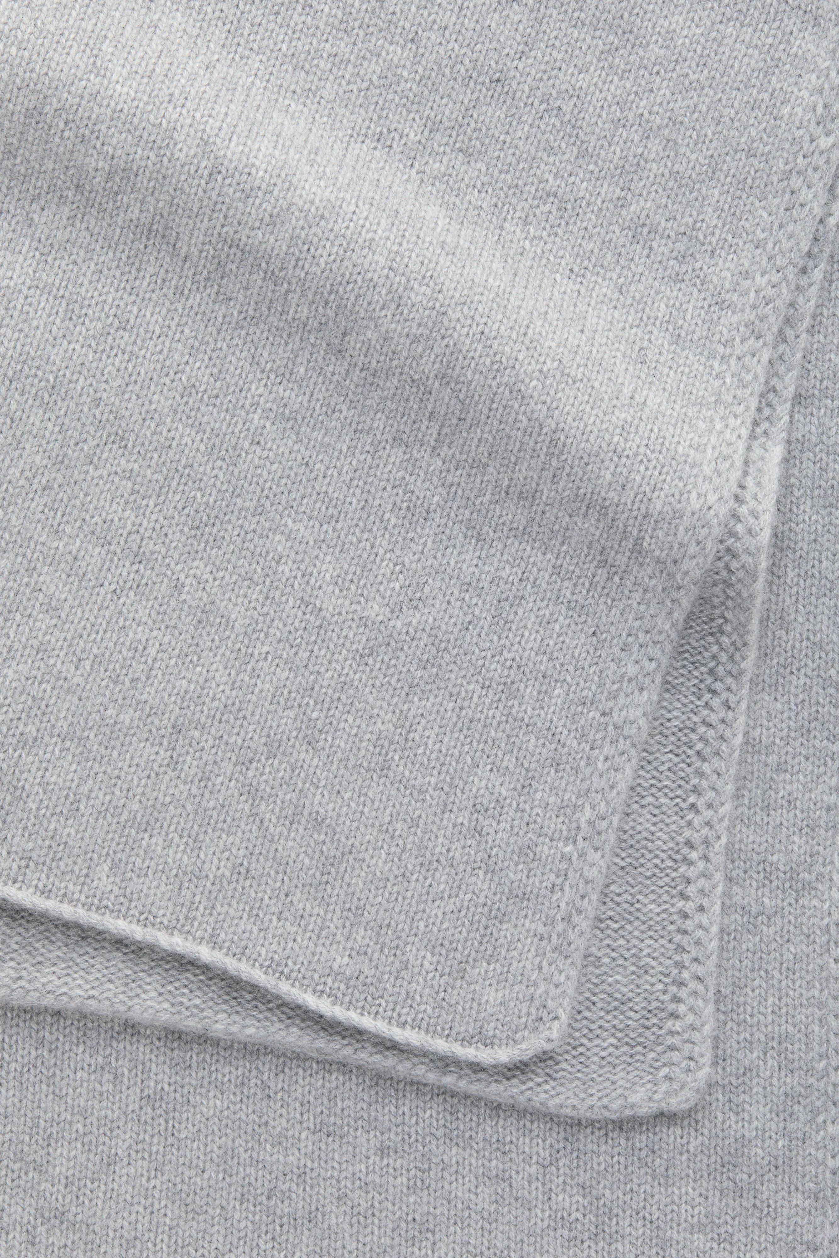 Knitted Maglia Rasata Cashmere Scarf Grigio Chiaro sold by Wolf vs Goat product image thumbnail 2