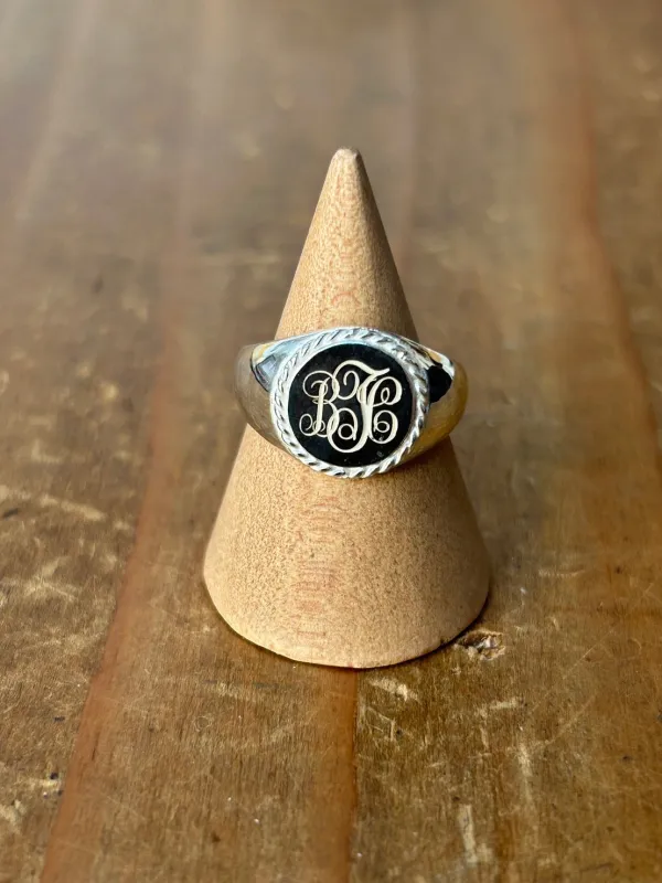 BLD181 SIGNET RING OVAL "SILVER925" made by Blurred Co