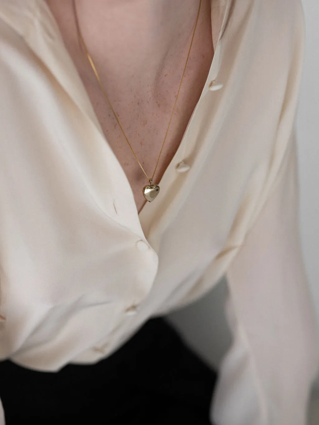 Classic Gold Heart Locket sold by Silver Lotus product image thumbnail 2