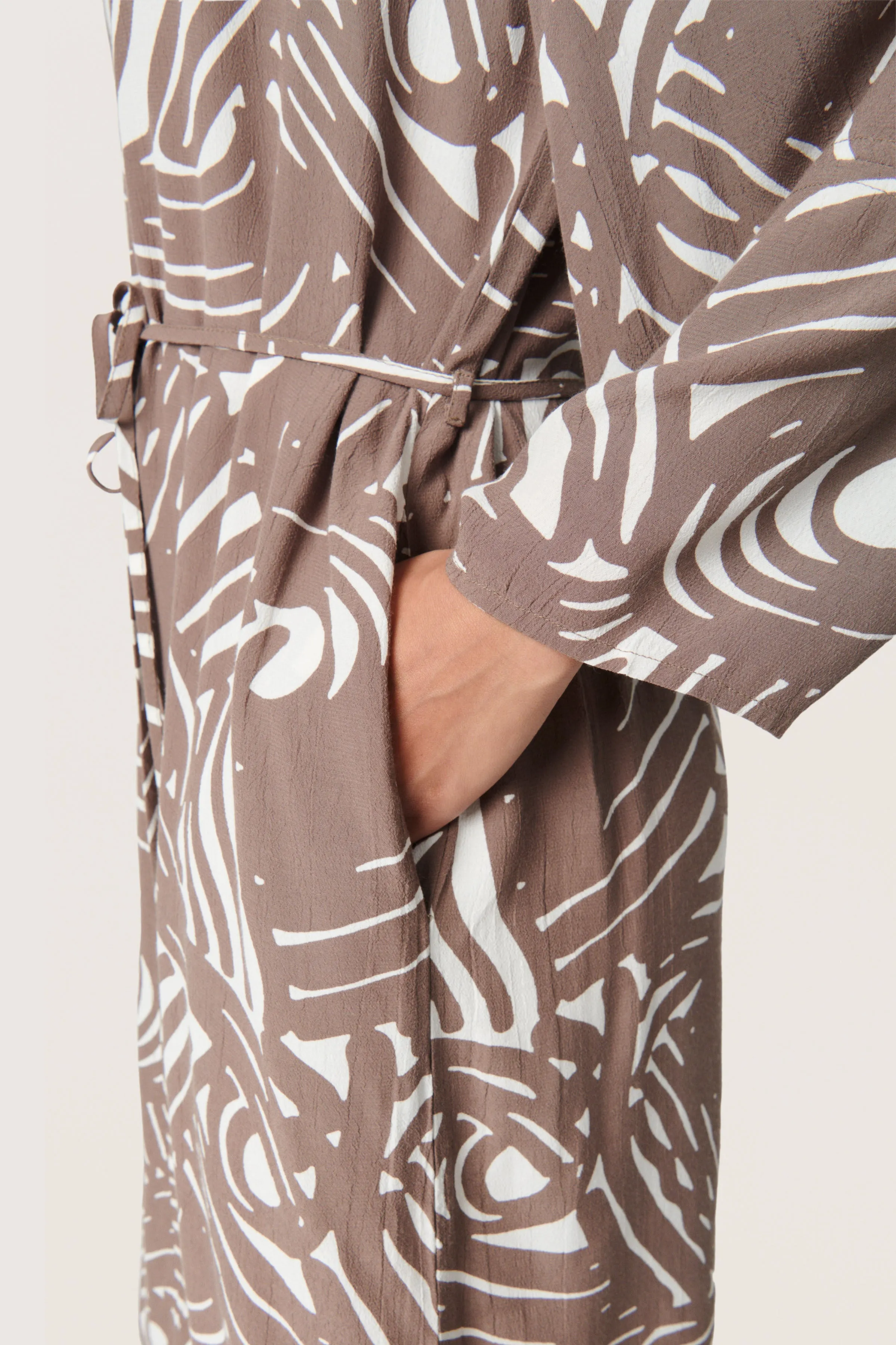 Marian Short Dress sold by Silver Lotus product image thumbnail 5