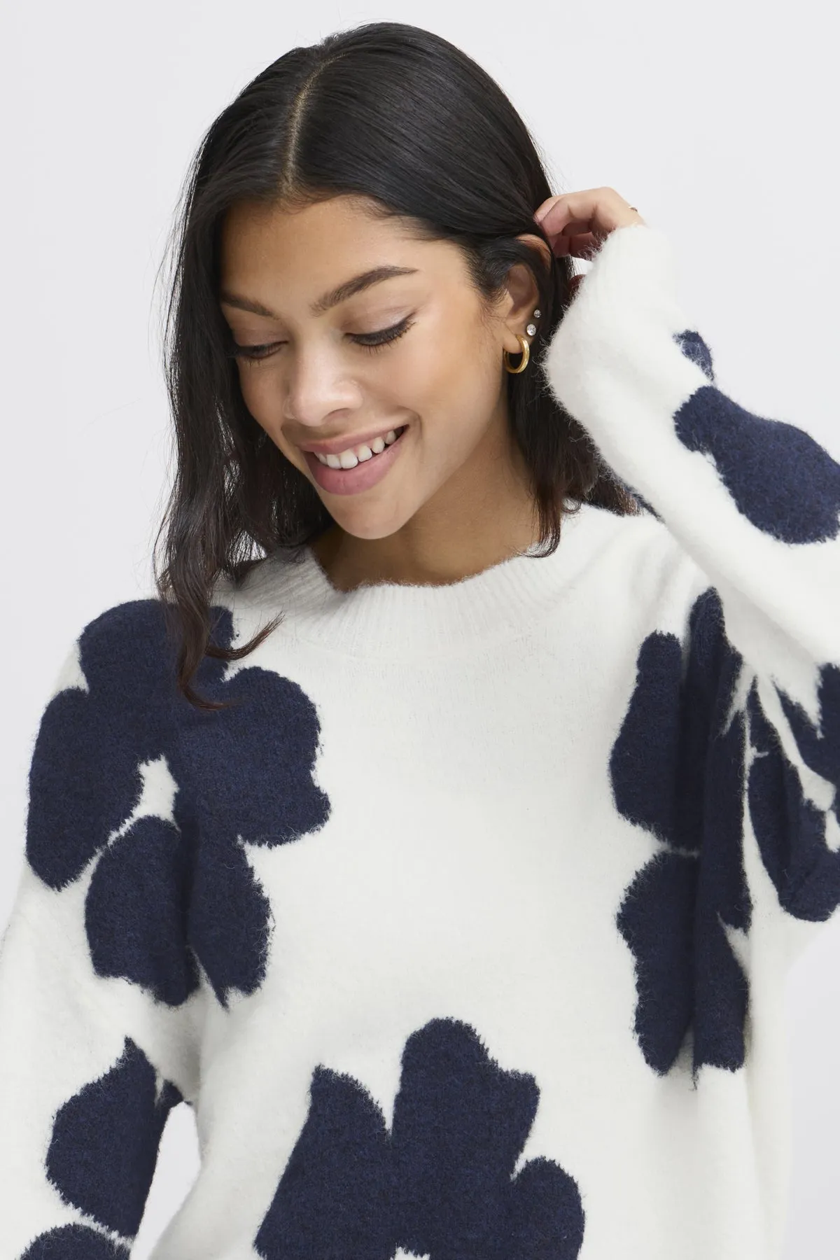 Omea Flower Jumper sold by Silver Lotus product image thumbnail 5