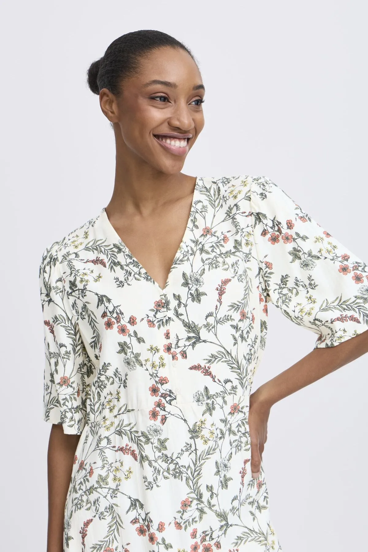 Imilda Short Sleeve Dress sold by Silver Lotus product image thumbnail 3