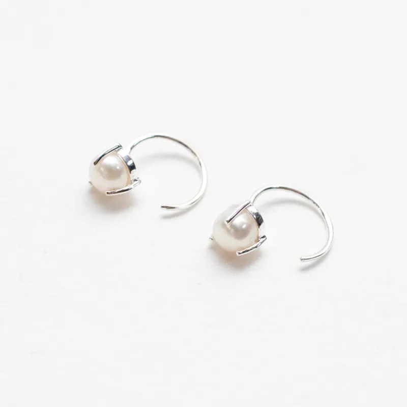 Silver Pearl Huggies sold by Silver Lotus