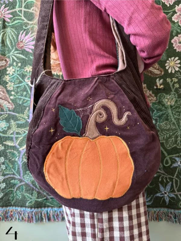 Classic Pumpkin/Moon(4) sold by Sapphic Oracle