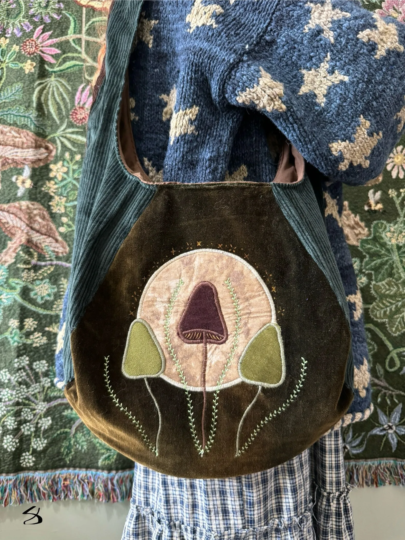 Classic Moon/Mushroom(8) sold by Sapphic Oracle