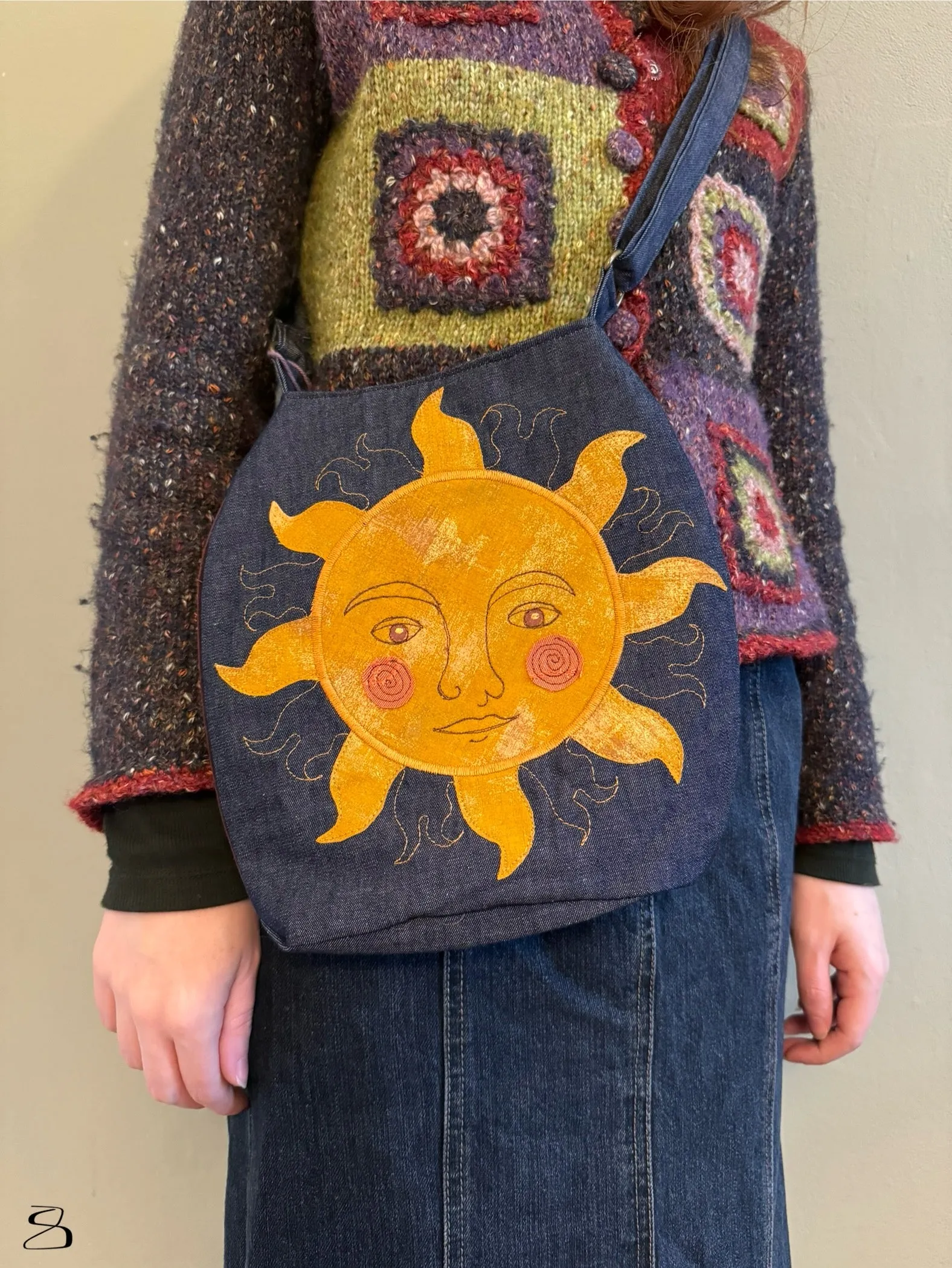 Mini Sun/Moon(8) sold by Sapphic Oracle