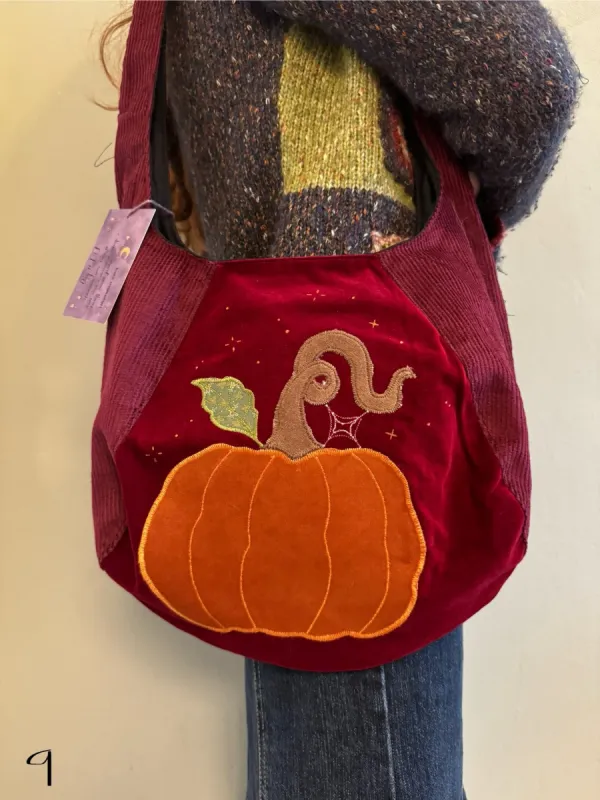 Classic Moon/Cat/Pumpkin(9) sold by Sapphic Oracle