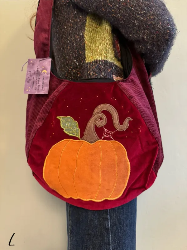 Classic Moon/Pumpkin(6) sold by Sapphic Oracle