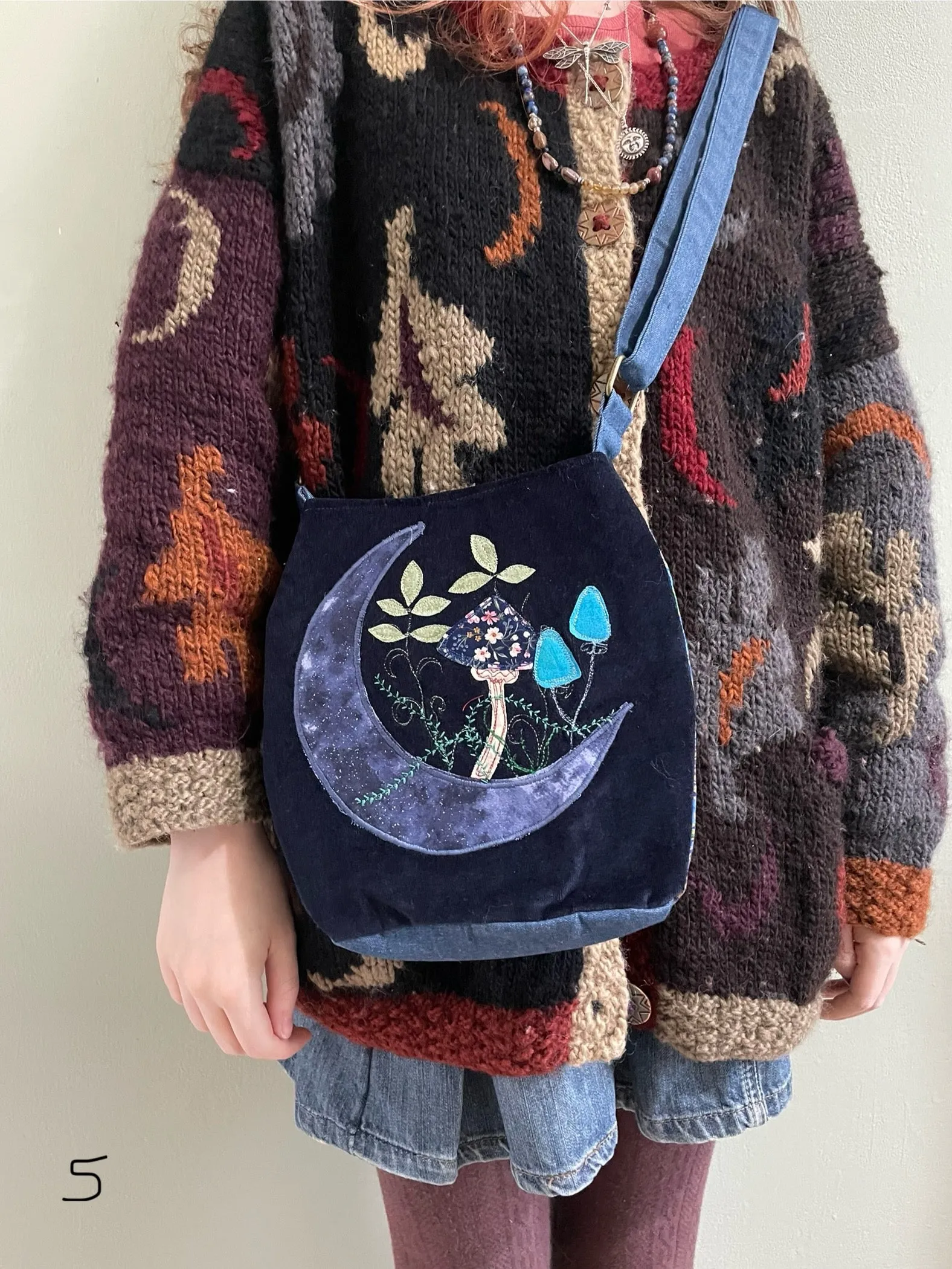 Mini Sun/Moon/Mushroom(5) sold by Sapphic Oracle product image thumbnail 2