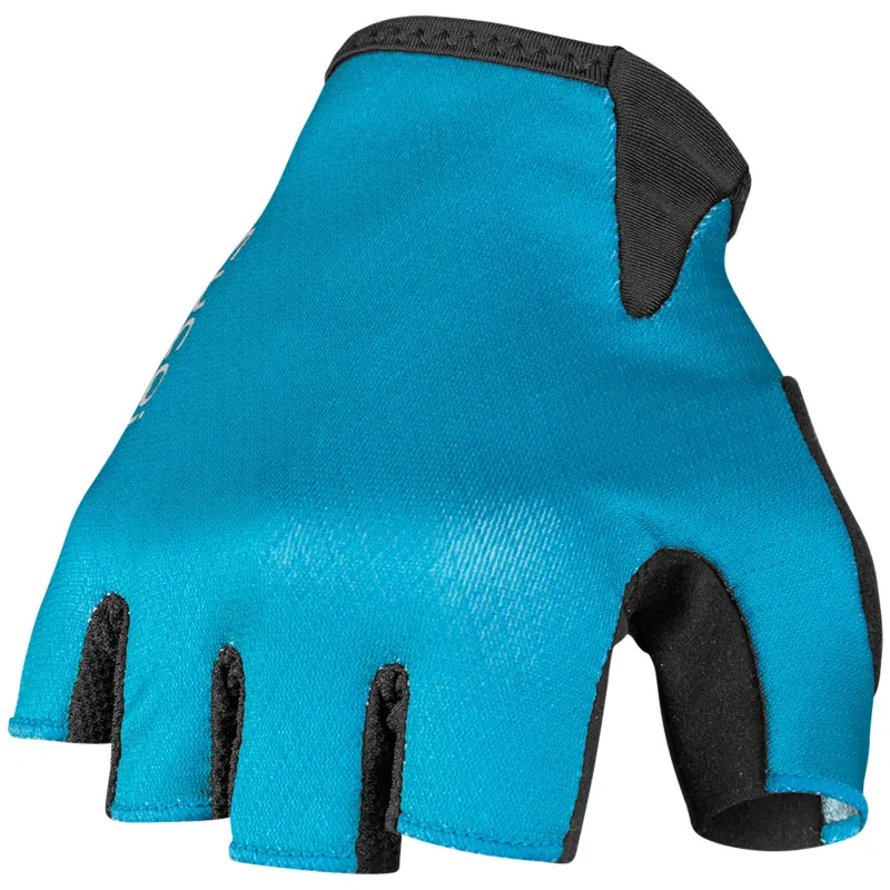 Classic Gloves sold by Garneau