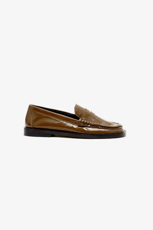 VEGA FORM PATENT KHAKI made by Pompeii