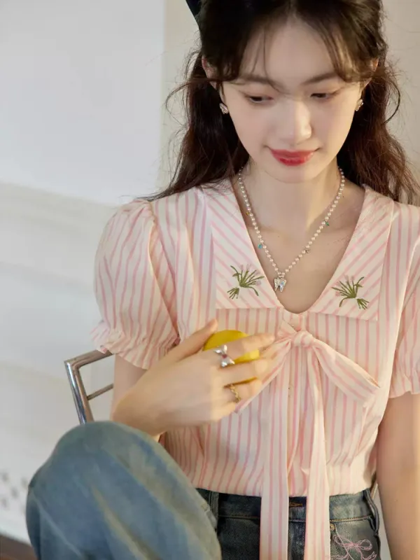 Parisian Garden Blouse sold by Ipinkustore