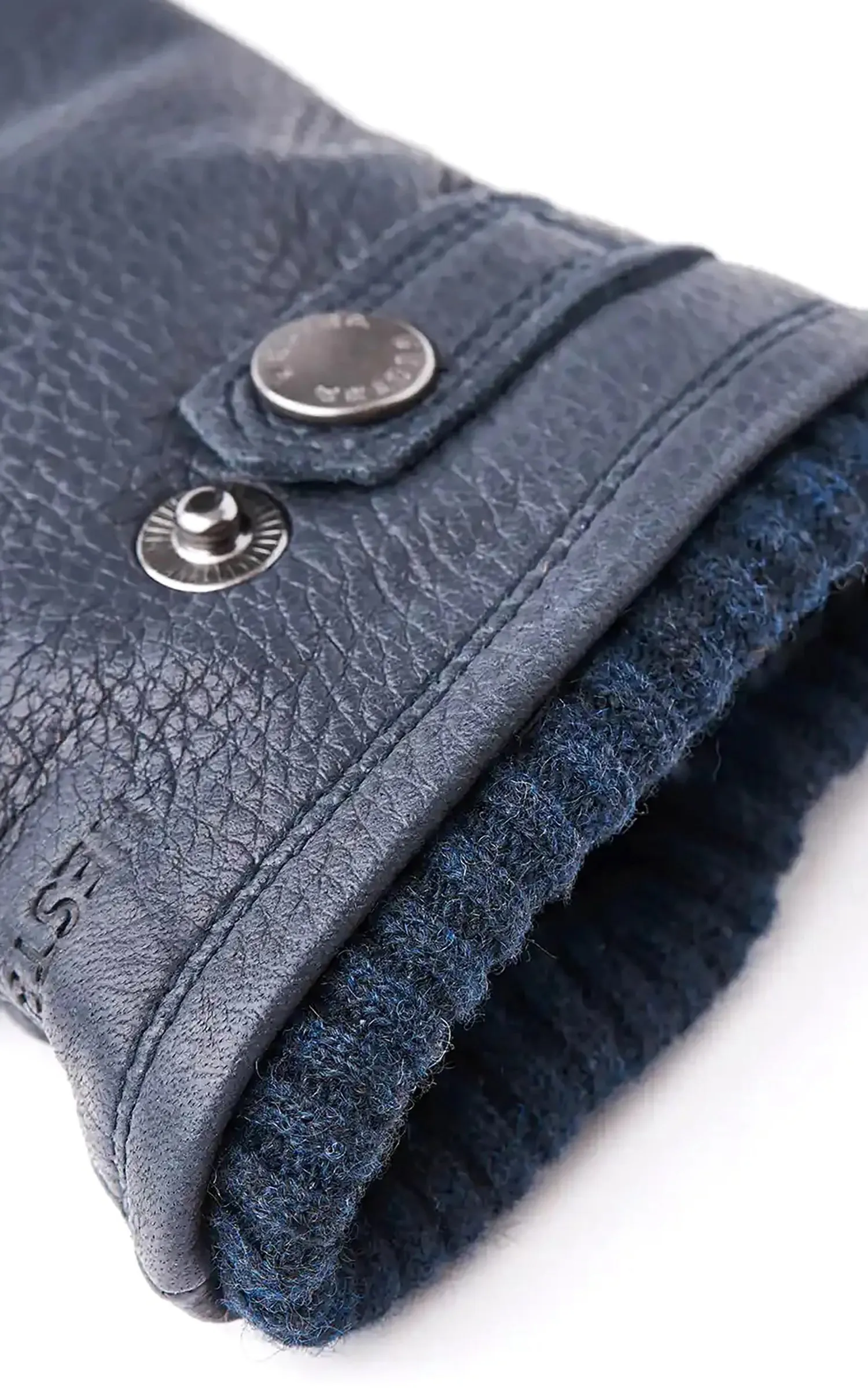 Hestra Utsjö Navy sold by Cultizm product image thumbnail 2