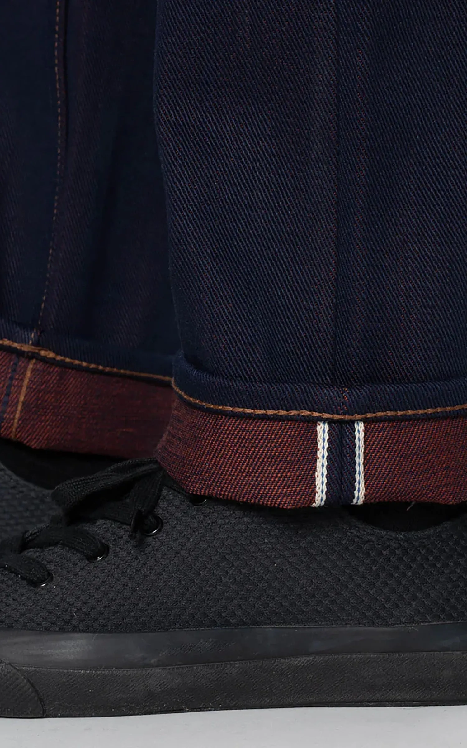 The Unbranded Brand UB291 Tapered Fit Heavyweight Indigo Warp/Red Weft Raw Selvedge Indigo 21oz sold by Cultizm product image thumbnail 2