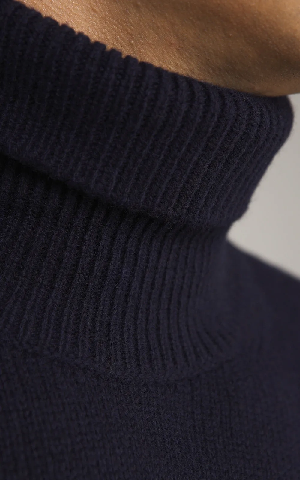 Merz b. Schwanen LOCT01 Roll Neck Pullover Wool Dark Navy sold by Cultizm product image thumbnail 4