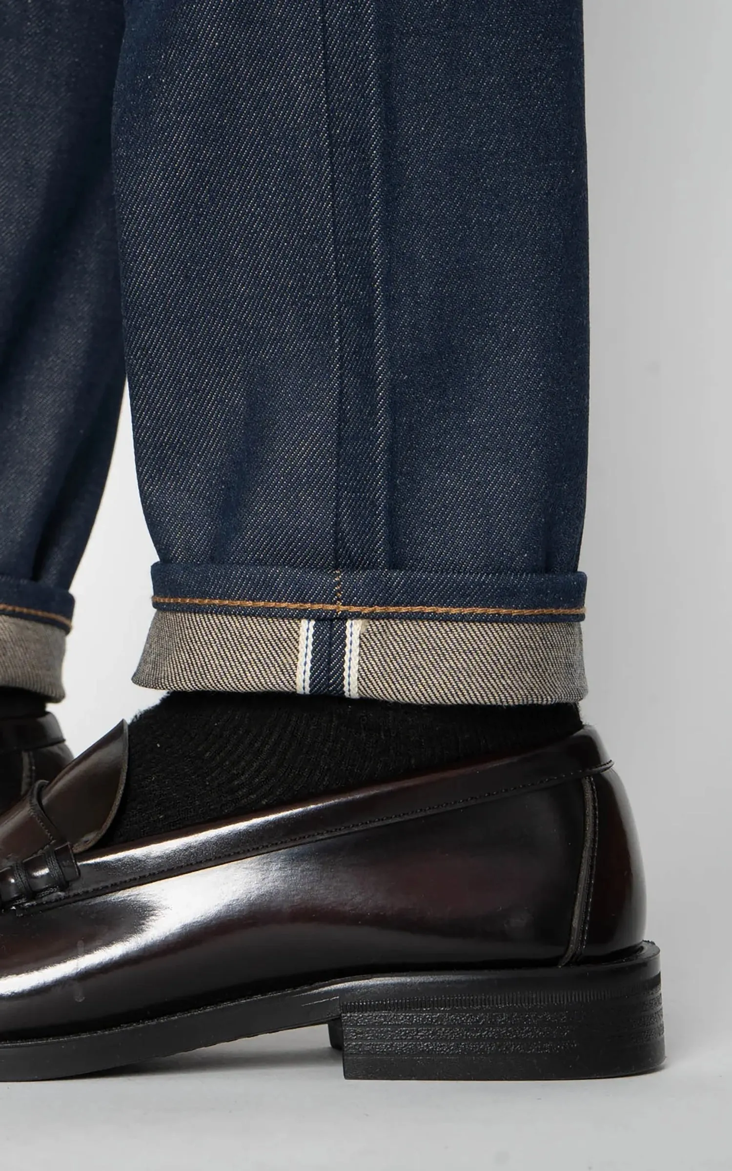 The Unbranded Brand UB654 Relax Tapered Fit Vintage Blue Selvedge 13.5oz sold by Cultizm product image thumbnail 2