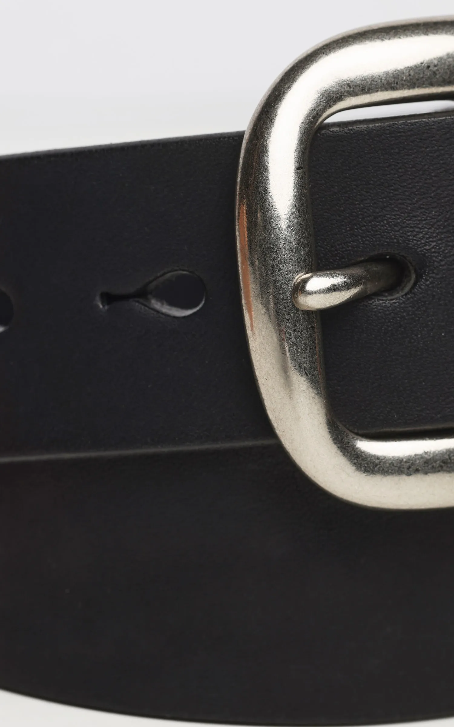 Studio D'Artisan B-81 Leather Belt Black sold by Cultizm product image thumbnail 2