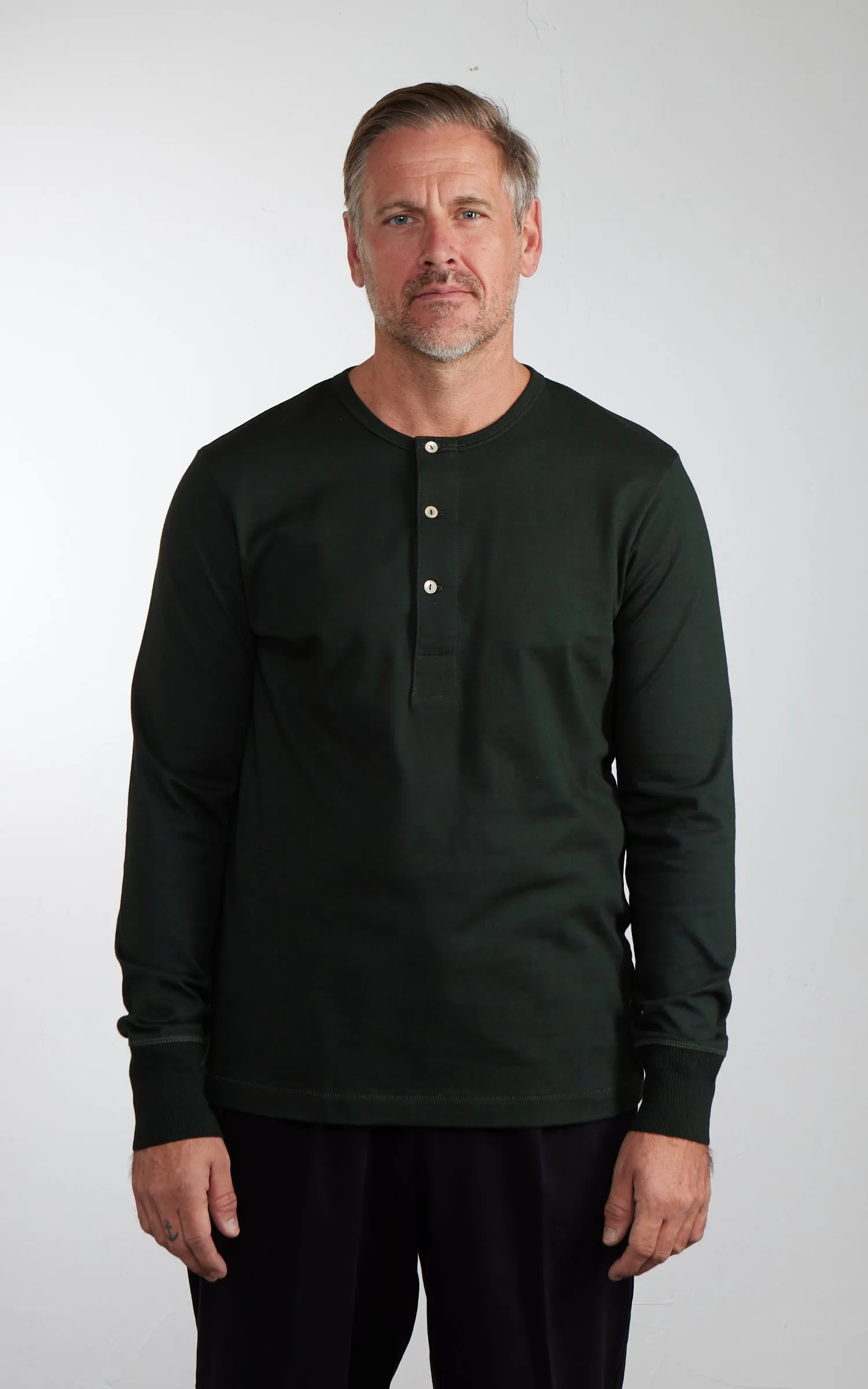 Merz b. Schwanen 2M06 Vintage Machine Refined Longsleeve Forest sold by Cultizm product image thumbnail 2