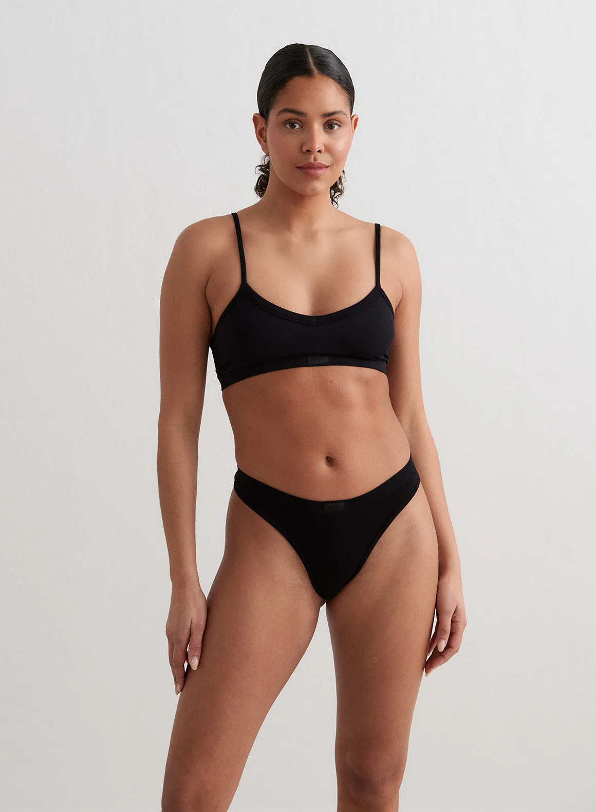 Black Seamless Bra sold by Aimn product image thumbnail 4