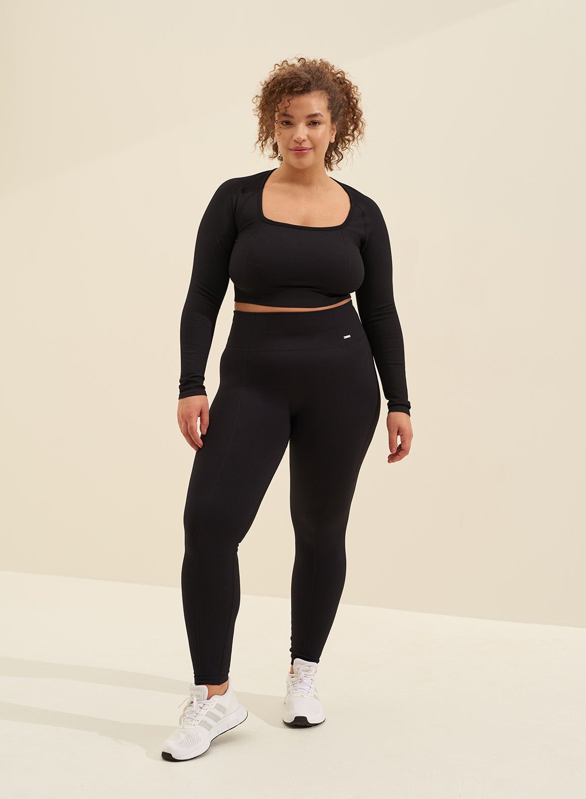 Black Luxe Seamless Crop Long Sleeve sold by Aimn product image thumbnail 5