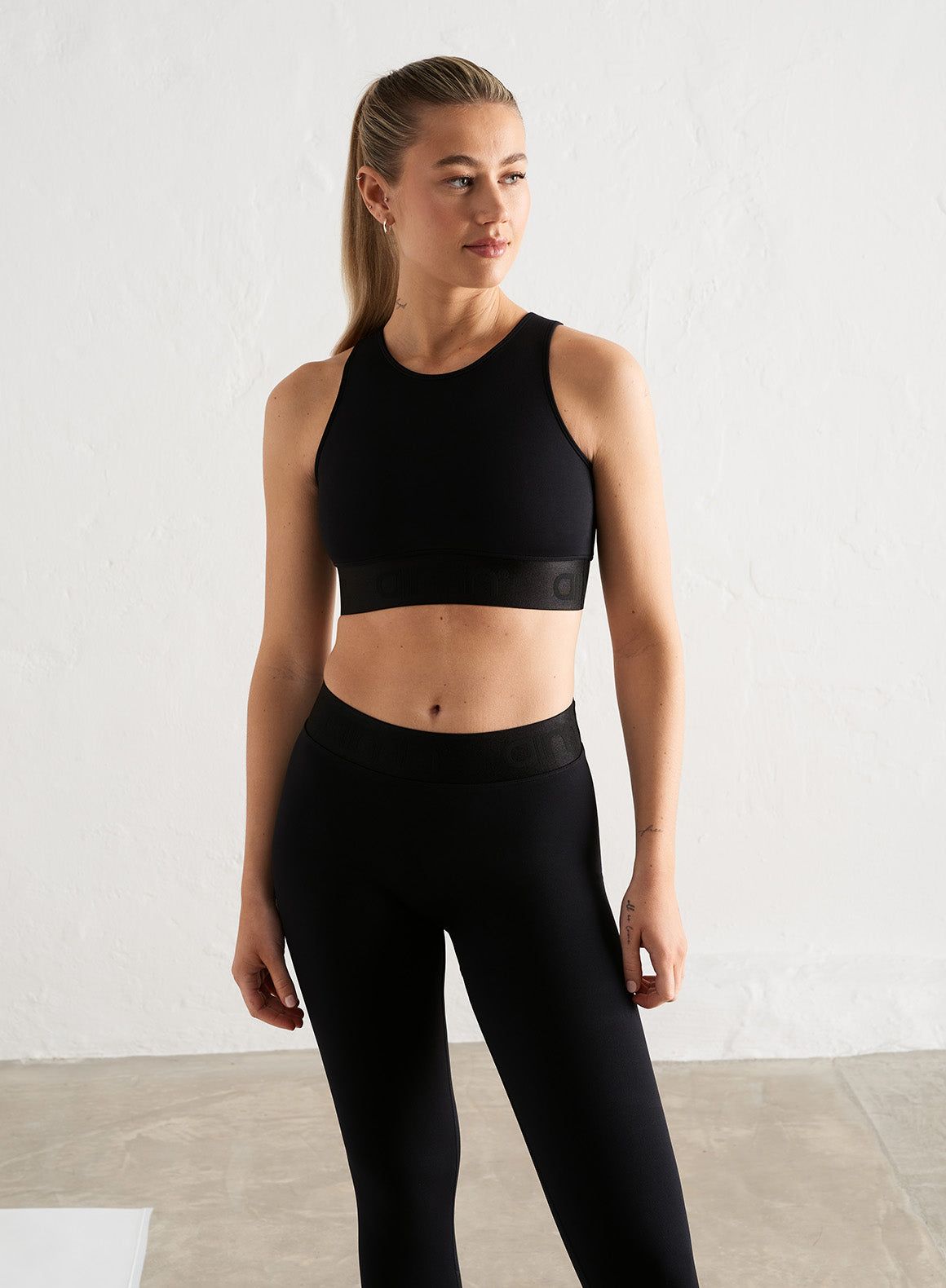 Black Bound Seamless Tank Bra sold by Aimn product image thumbnail 5
