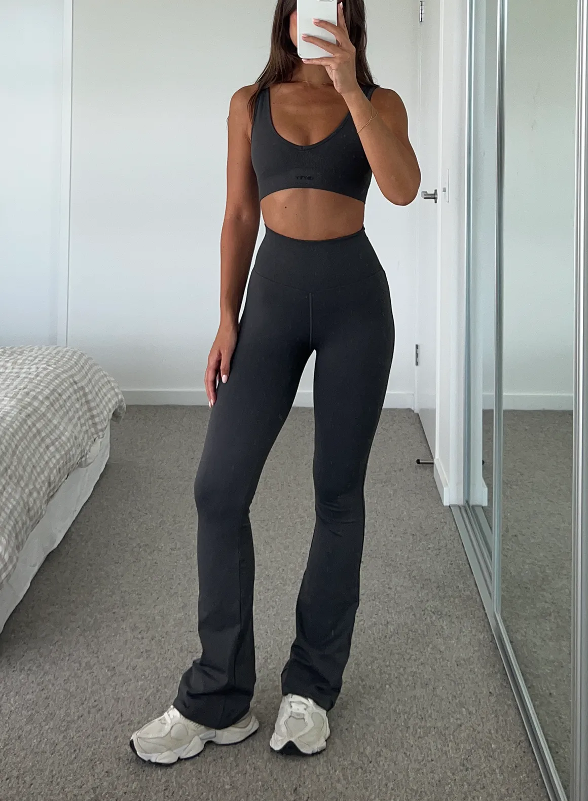 Shadow Grey Shape Seamless Flare Tights sold by Aimn product image thumbnail 2