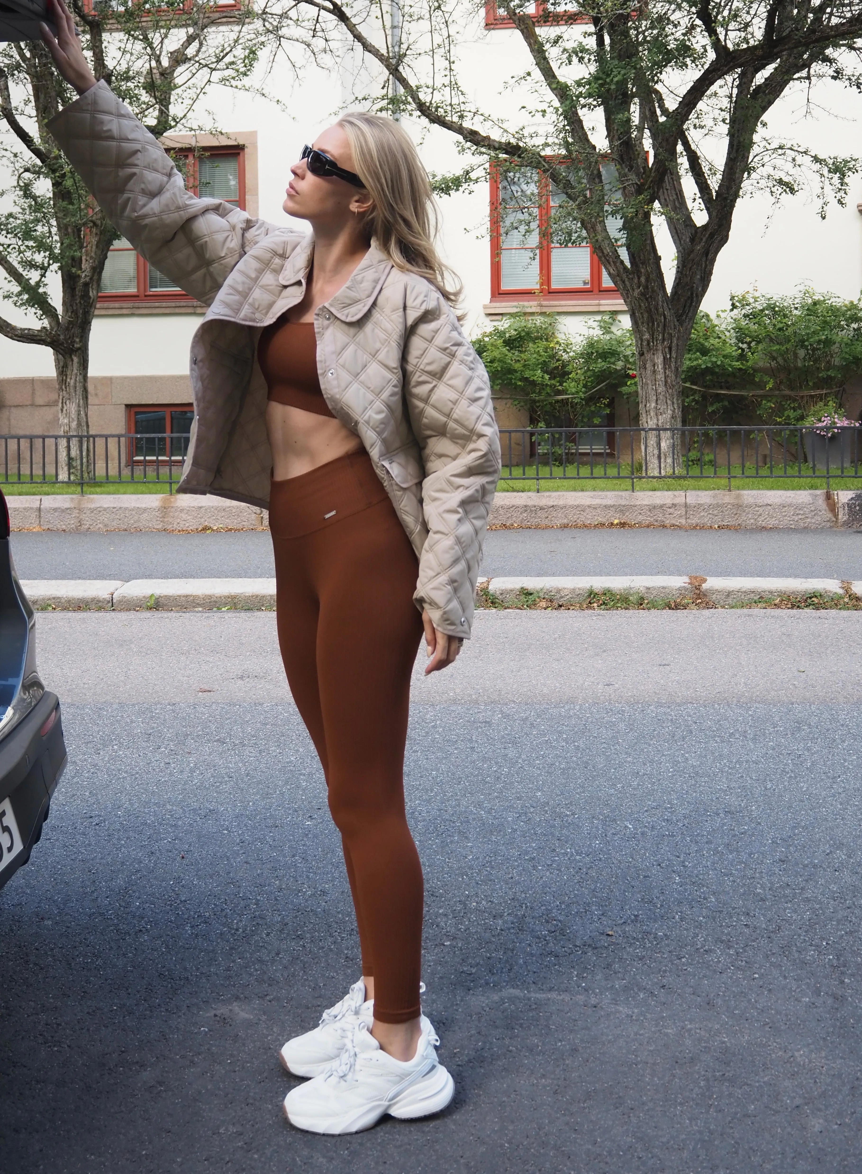 Mahogany Ribbed Seamless Tights sold by Aimn product image thumbnail 4