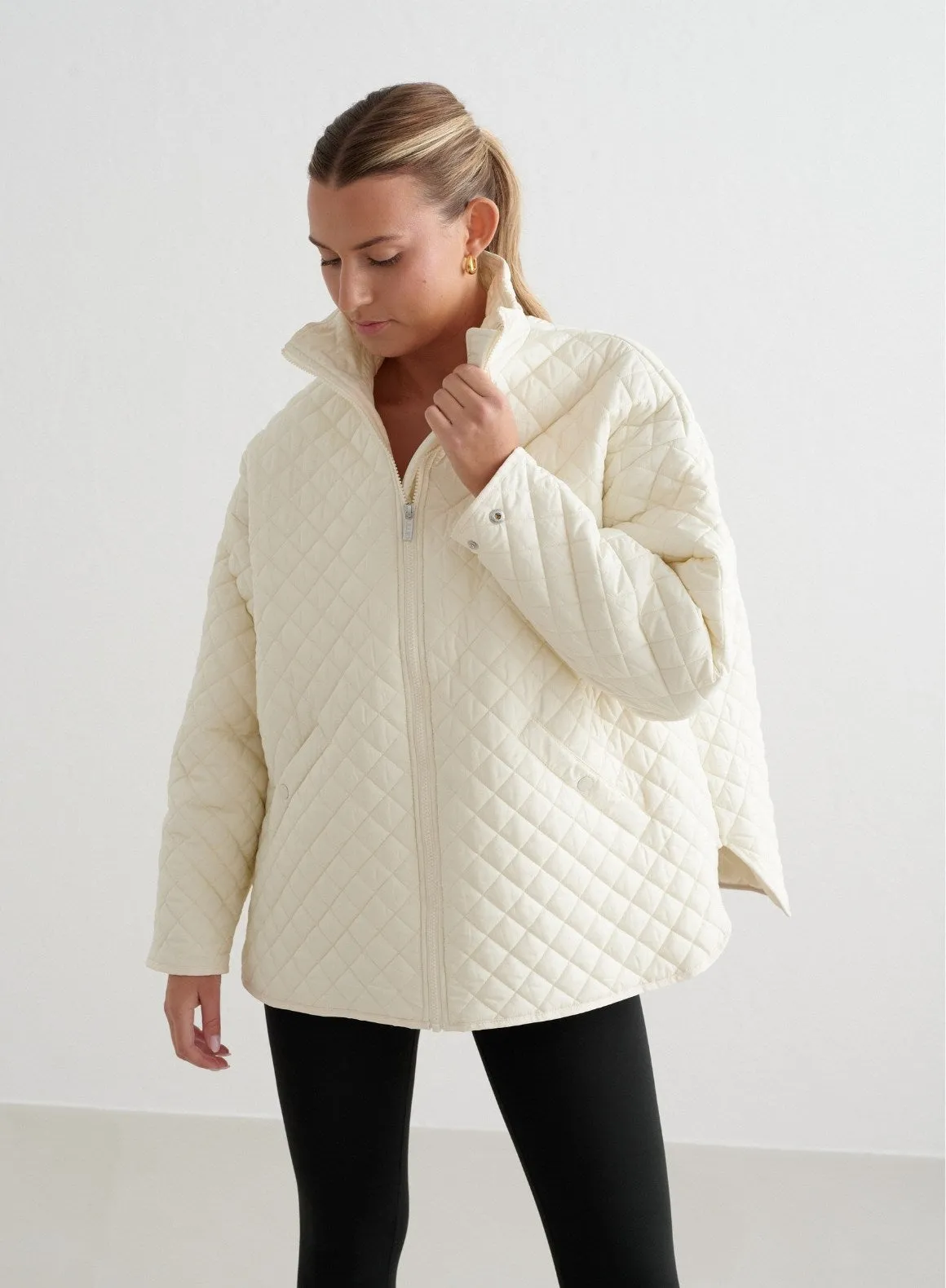 Almond White Oversized Quilted Jacket sold by Aimn product image thumbnail 2
