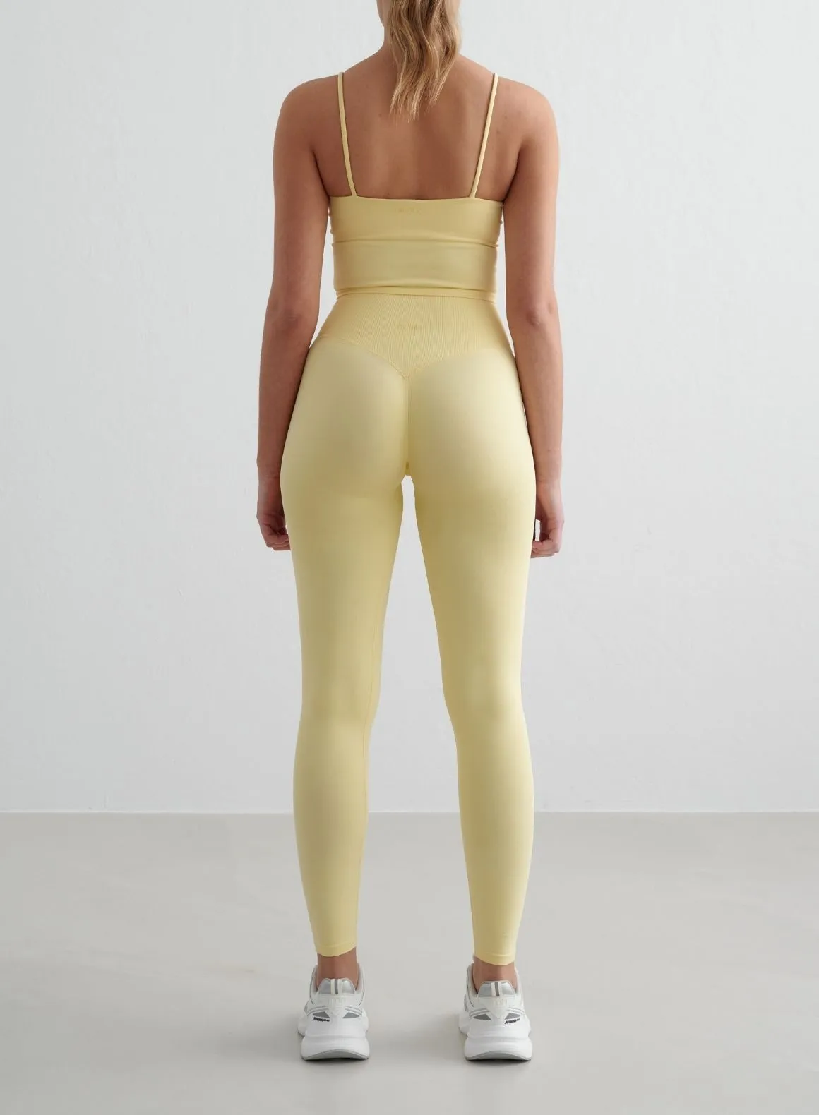 Mellow Shape Seamless Tights sold by Aimn