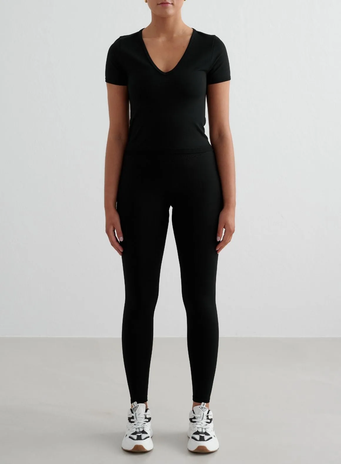 Black Shape Seamless Tights & Short Sleeve Set sold by Aimn