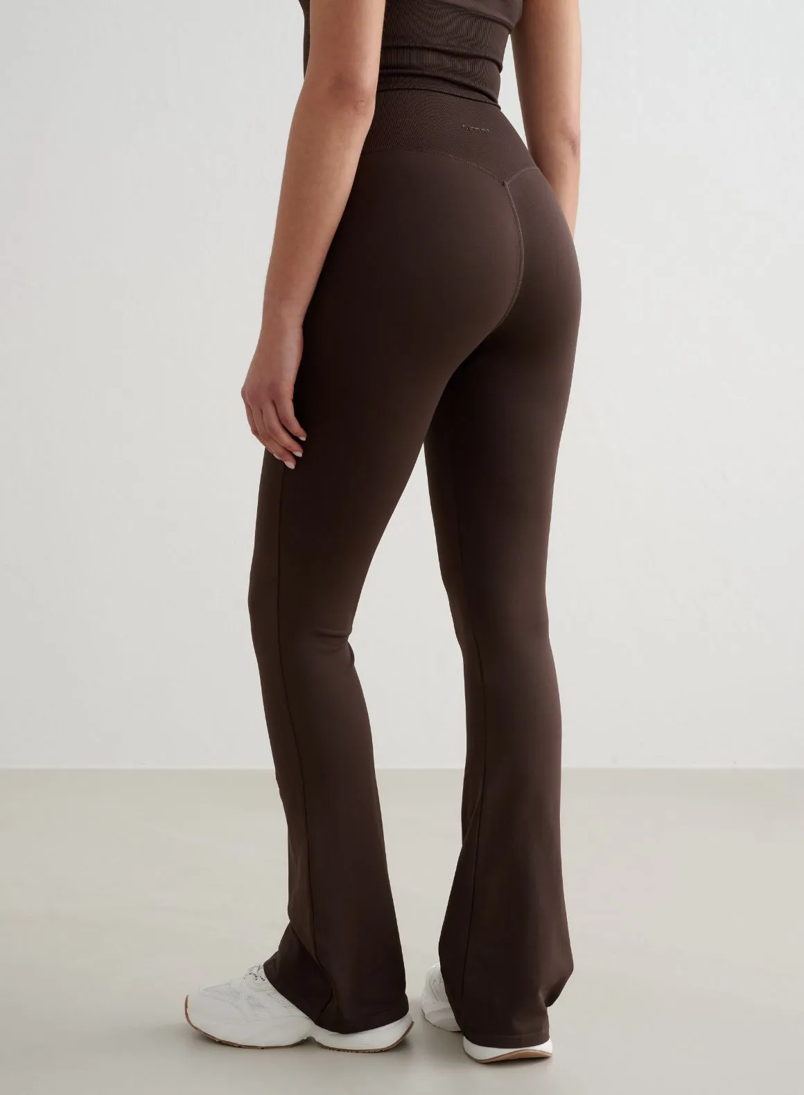 Chocolate Shape Seamless Flare Tights & Cross Back Bralette Set sold by Aimn product image thumbnail 4