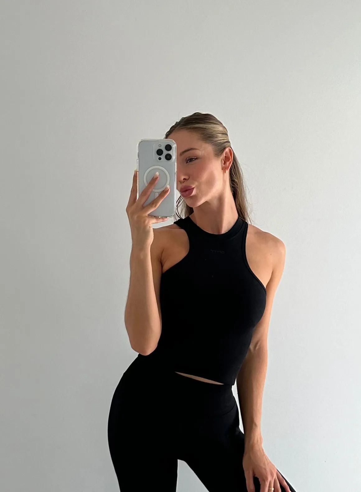 Black Shape Seamless Racerfront Top sold by Aimn product image thumbnail 2