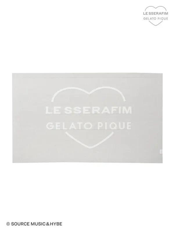 *LE SSERAFIM* Smoothie Lap Blanket sold by Gelato Pique