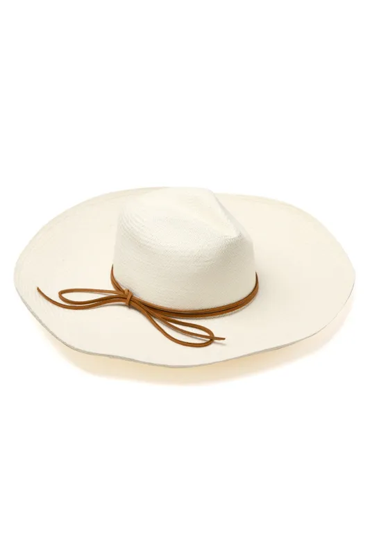 Llano Cuenca Fedora Ala Grande - Blanco sold by Chamula