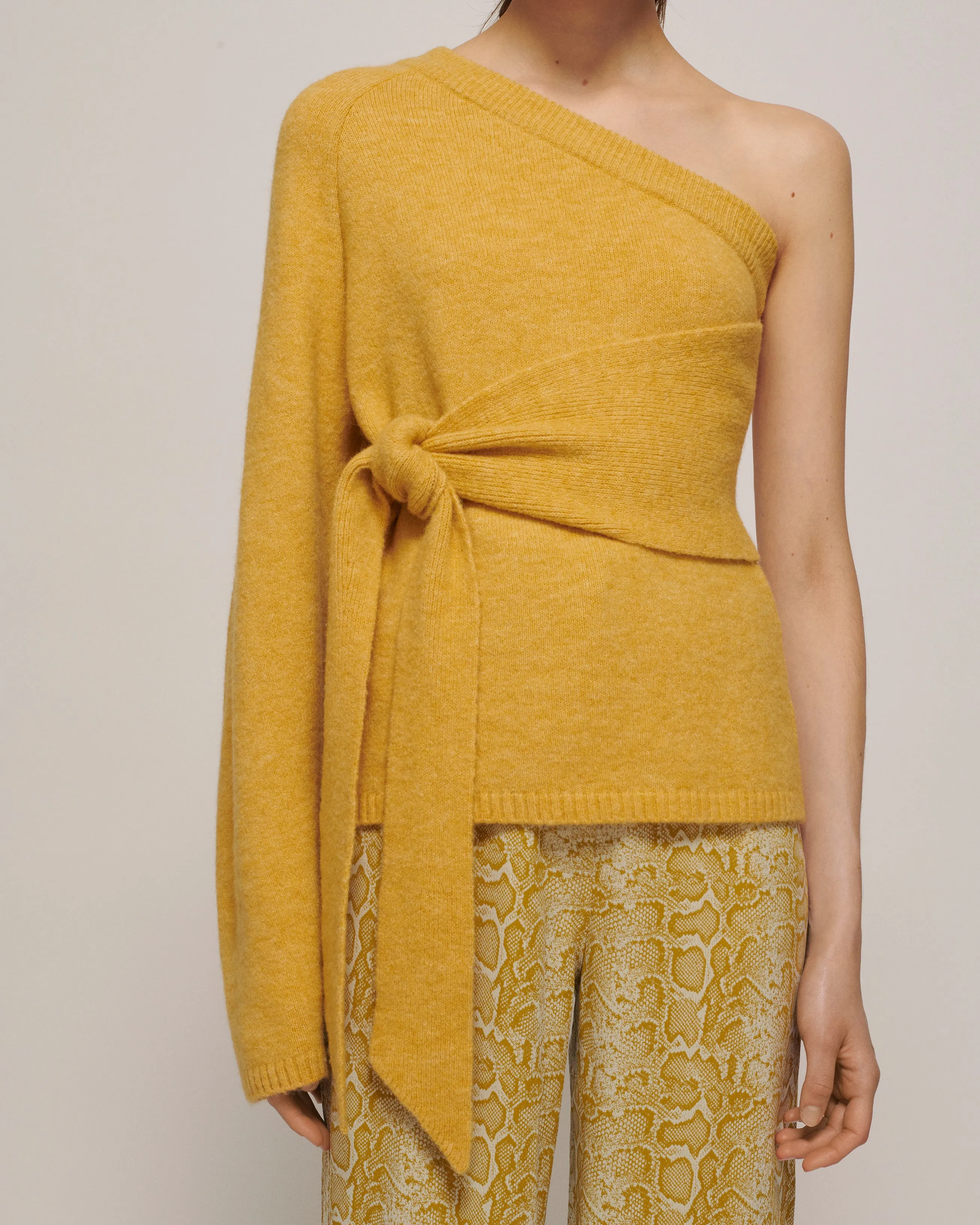 Cleto - One Shoulder Knit - Yellow sold by Nanushka product image thumbnail 4