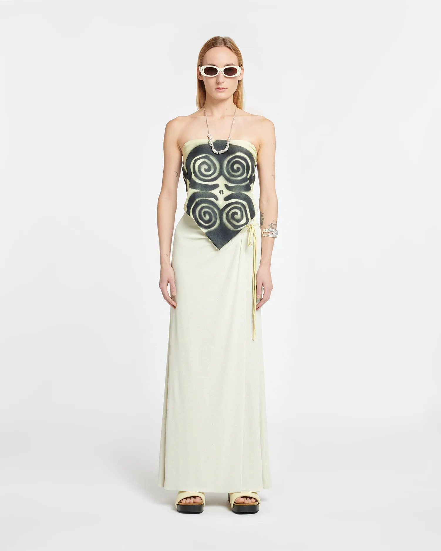 Brita - Printed Silk-Twill Scarf - Spiral Spray sold by Nanushka product image thumbnail 3