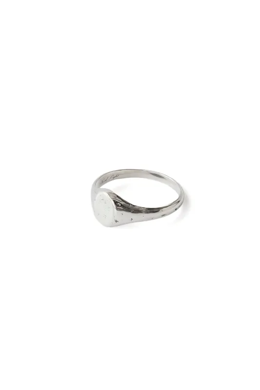 NOVEL LIGHT (SMALL OVAL SIGNET RING / HAMMERED) - OJ-AC03 made by Old Joe