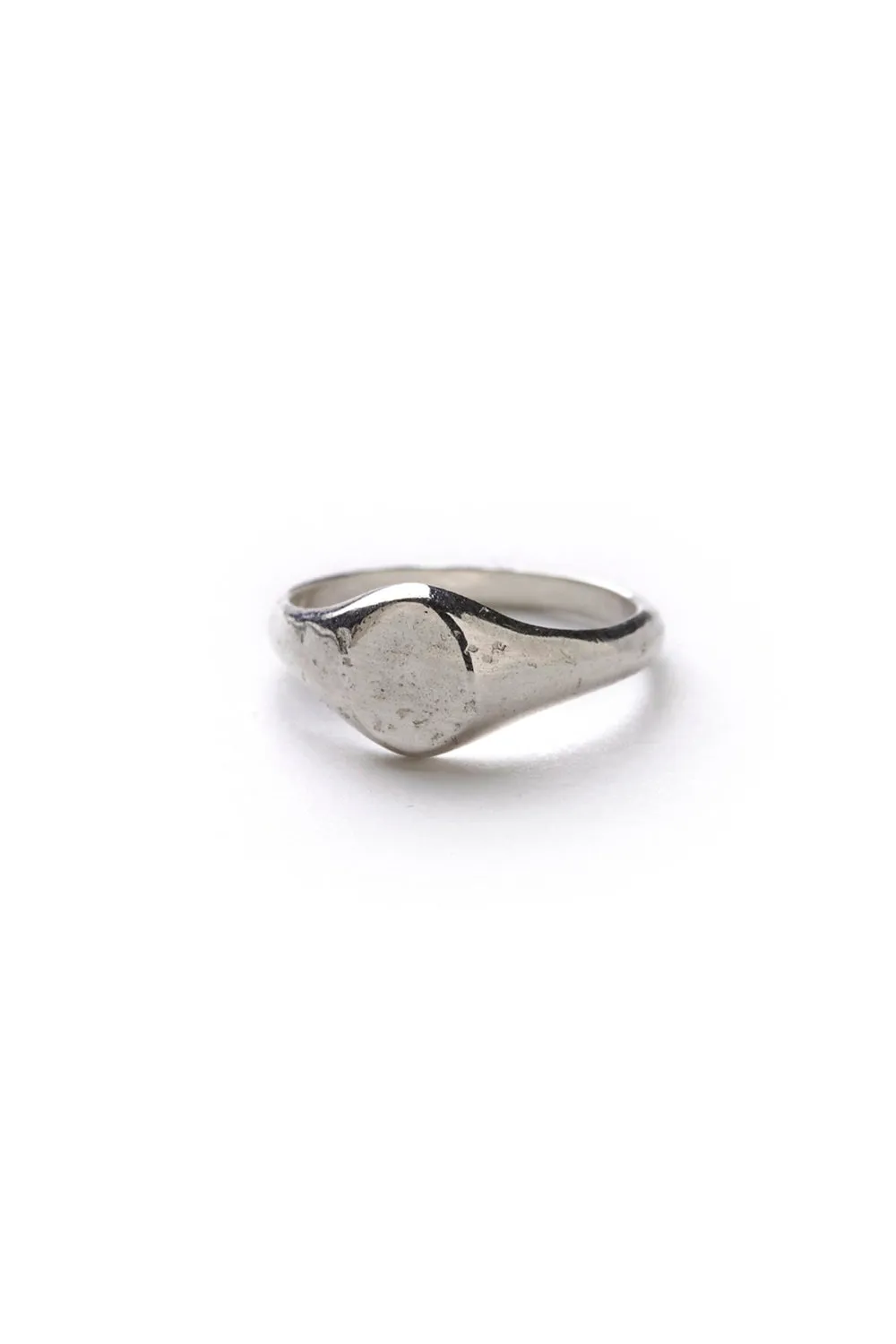 NOVEL LIGHT (SMALL OVAL SIGNET RING / HAMMERED) - OJ-AC03 sold by Old Joe product image thumbnail 2