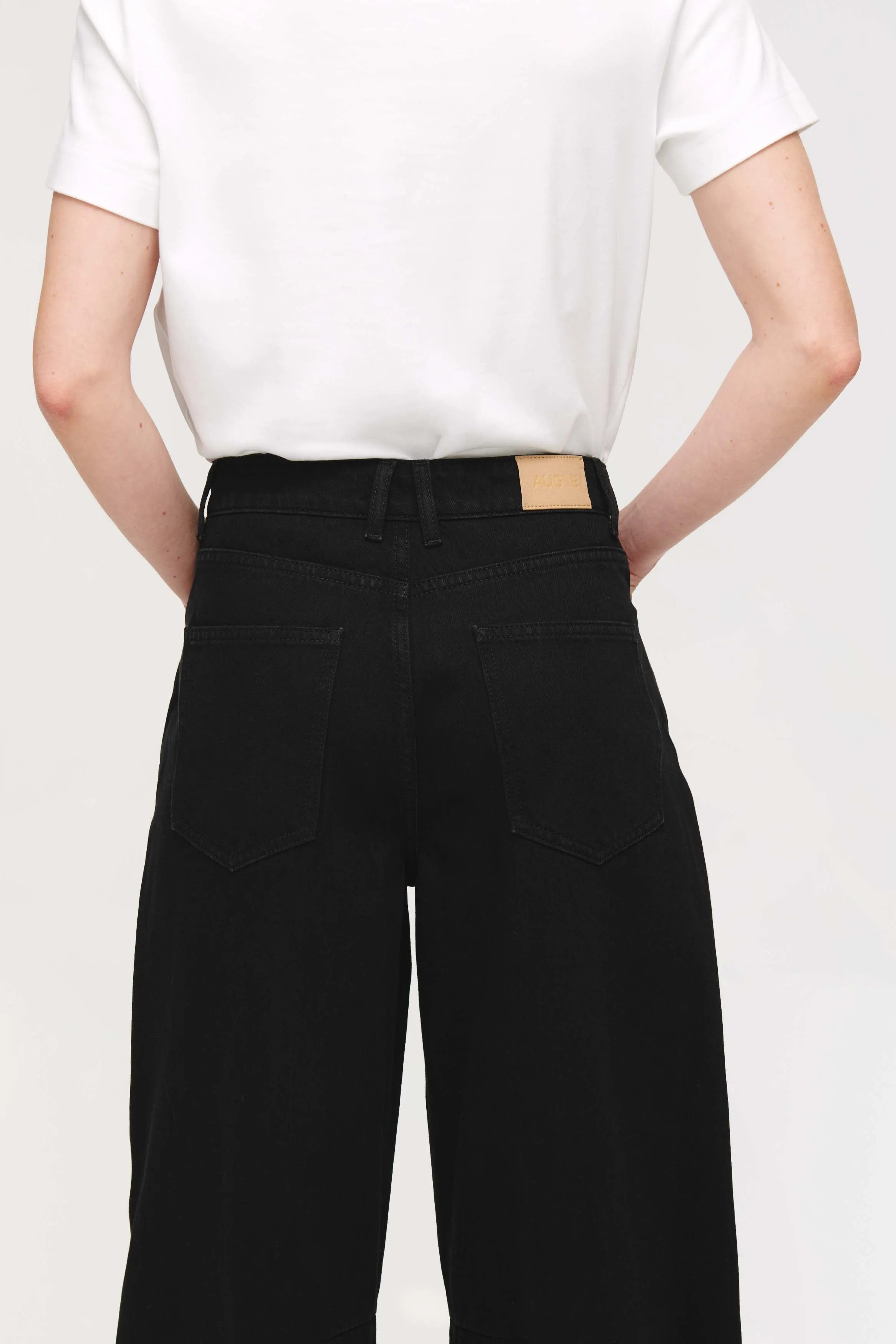 Markus Horseshoe Jeans sold by Aligne product image thumbnail 3