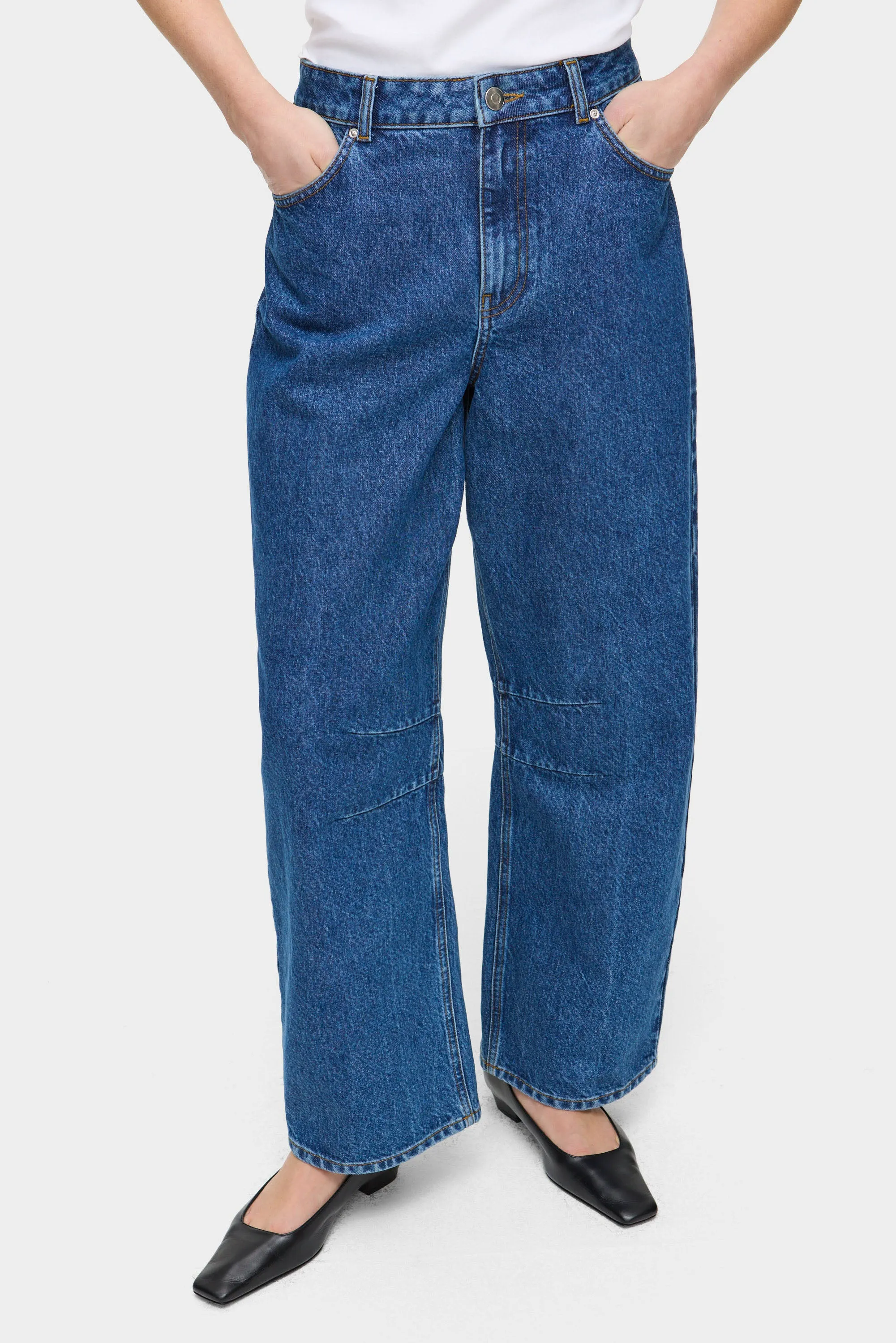Mid Rise Rigid Barrel Jeans sold by Aligne product image thumbnail 3