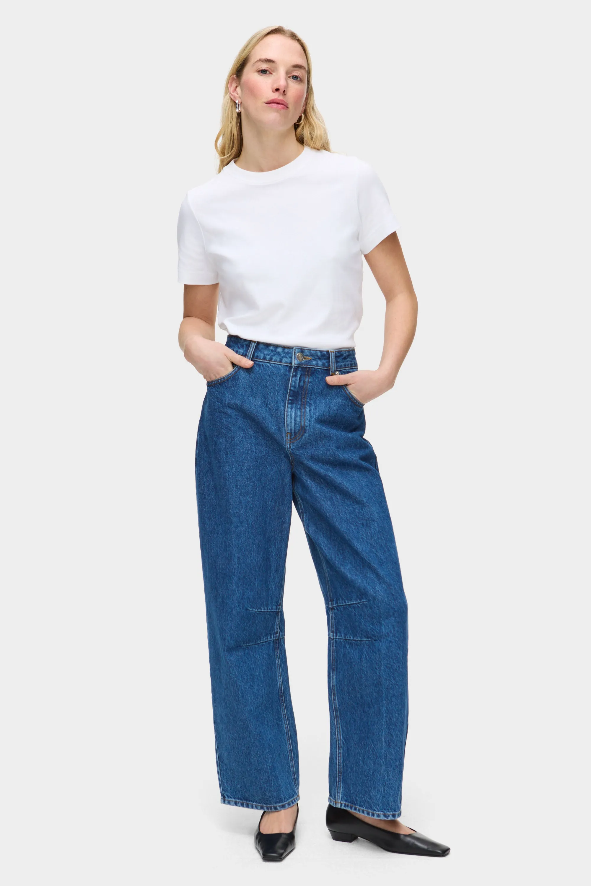 Mid Rise Rigid Barrel Jeans sold by Aligne