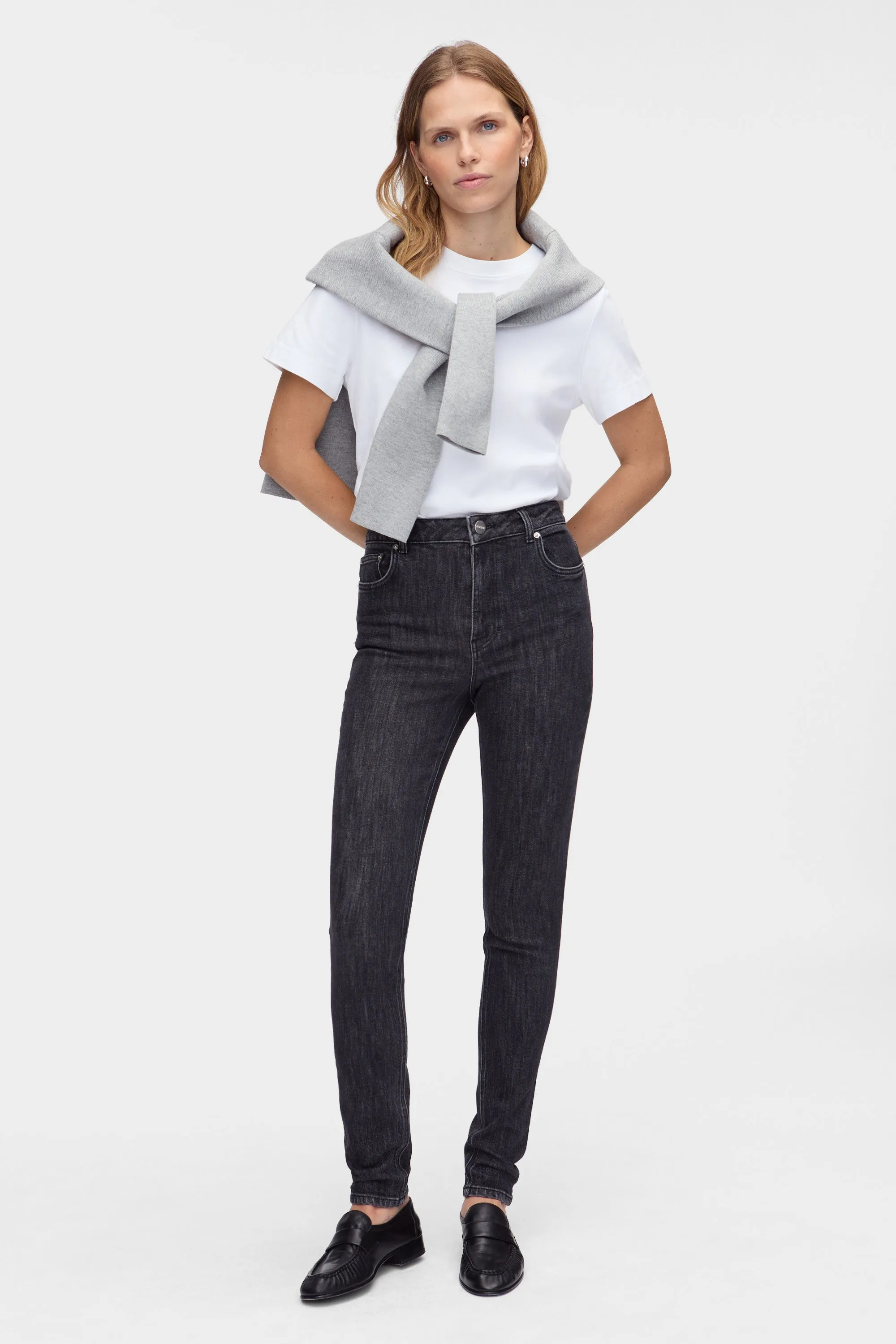 Mid Rise Skinny Jeans sold by Aligne