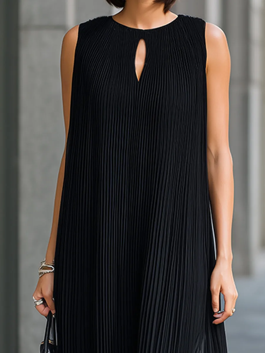 Pleated Keyhole Sleeveless Maxi Dress sold by Mooyius product image thumbnail 2