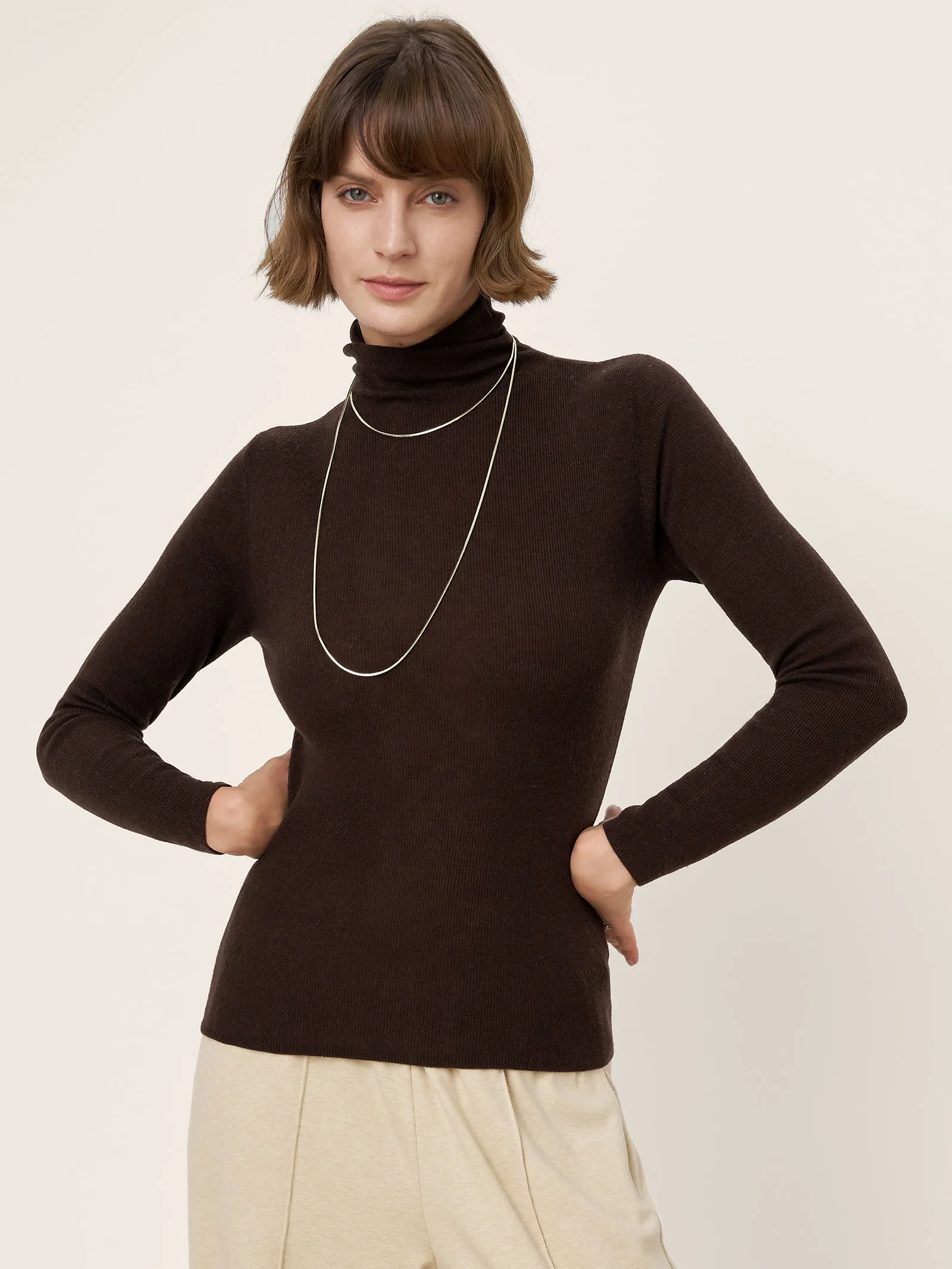 100% Extra-Fine Merino Wool Turtleneck Knit Sweater JOLENE sold by Lintico product image thumbnail 2