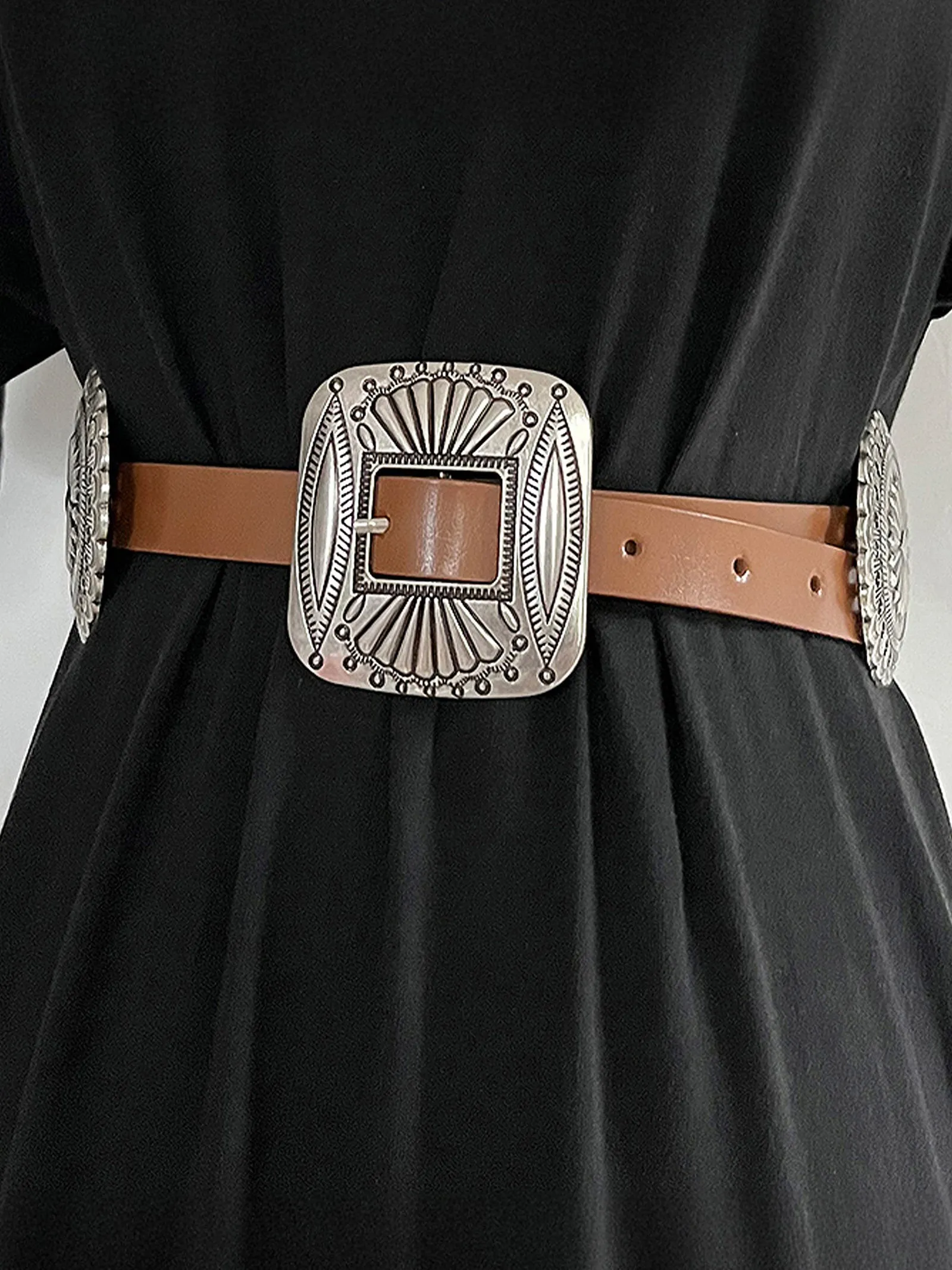 Artisanal Carved Metal Ring Buckle Belt sold by Lintico product image thumbnail 4