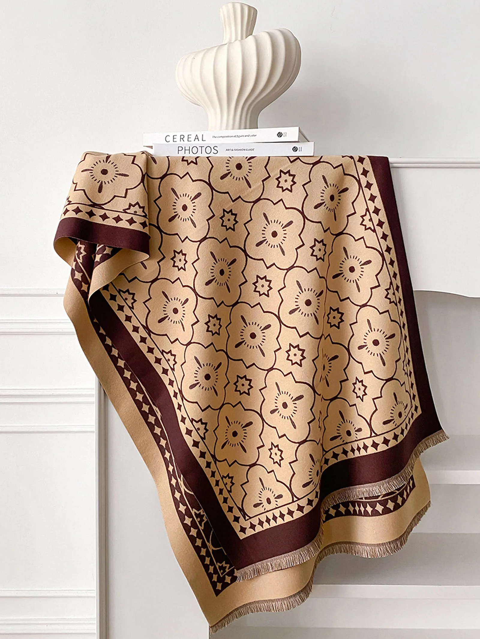 Double-Sided Floral-Jacquard Fringed Scarf sold by Lintico product image thumbnail 4